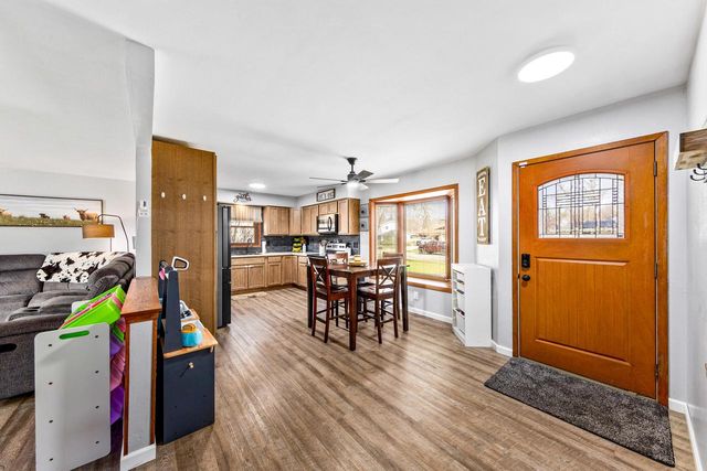 1127 Hemlock LANE, Waukesha, WI 53189