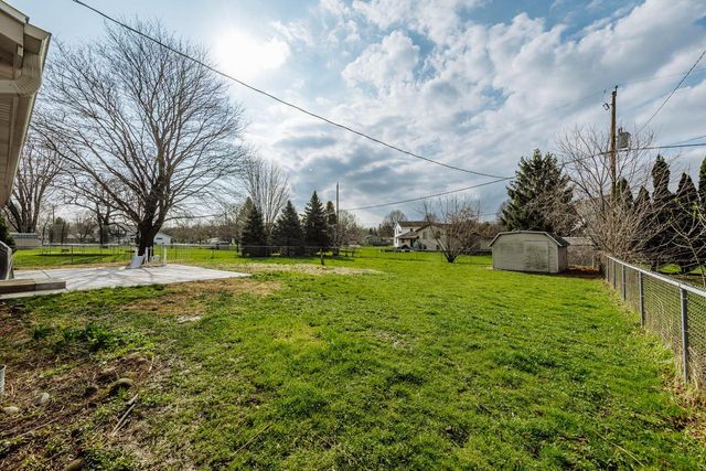 1127 Hemlock LANE, Waukesha, WI 53189