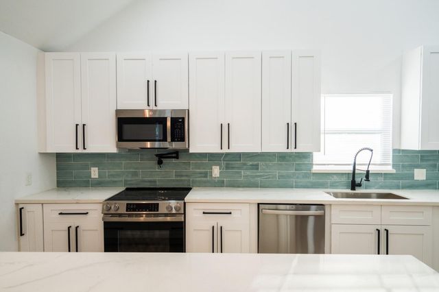 1402 Bayou Shore Drive, Galveston, TX 77551