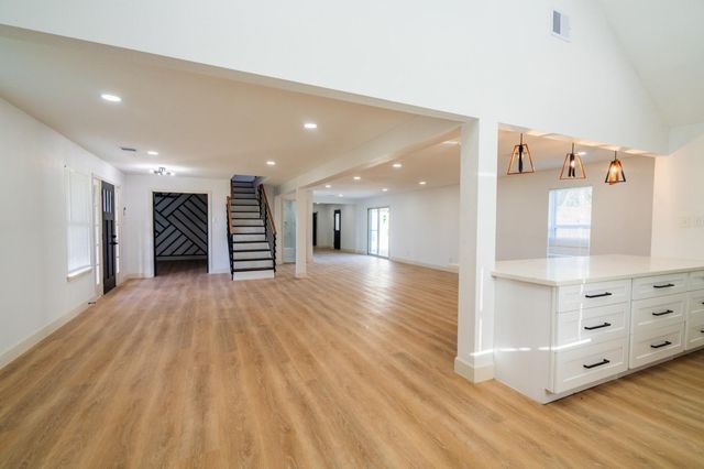 1402 Bayou Shore Drive, Galveston, TX 77551
