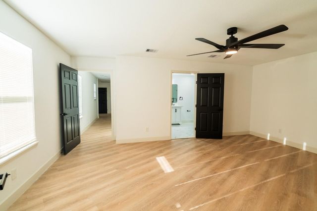 1402 Bayou Shore Drive, Galveston, TX 77551