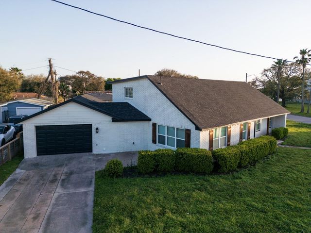 1402 Bayou Shore Drive, Galveston, TX 77551