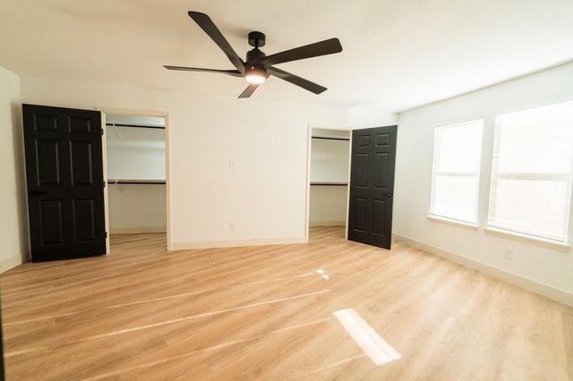 1402 Bayou Shore Drive, Galveston, TX 77551