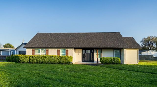1402 Bayou Shore Drive, Galveston, TX 77551
