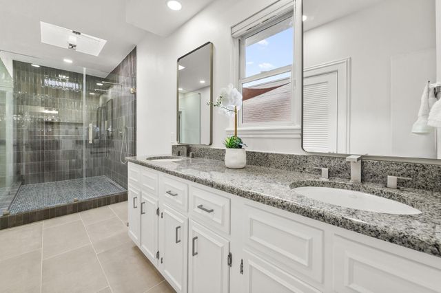 155 Sage Road, Houston, TX 77056