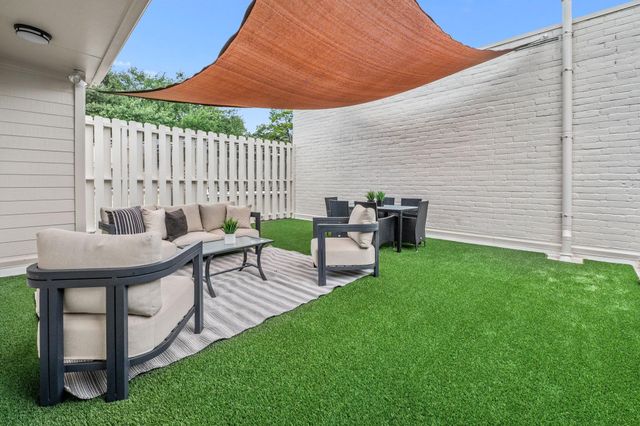 155 Sage Road, Houston, TX 77056