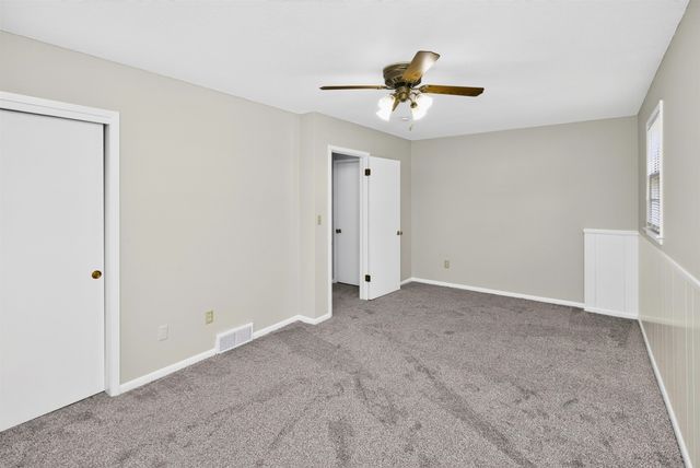 8416 Airline Avenue, Urbandale, IA 50322