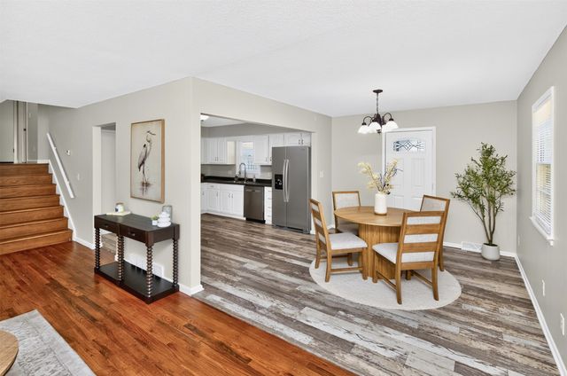 8416 Airline Avenue, Urbandale, IA 50322