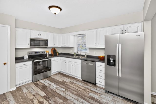 8416 Airline Avenue, Urbandale, IA 50322