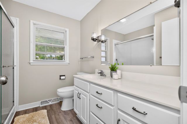 8416 Airline Avenue, Urbandale, IA 50322