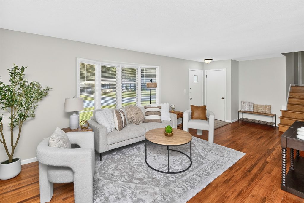 8416 Airline Avenue, Urbandale, IA 50322