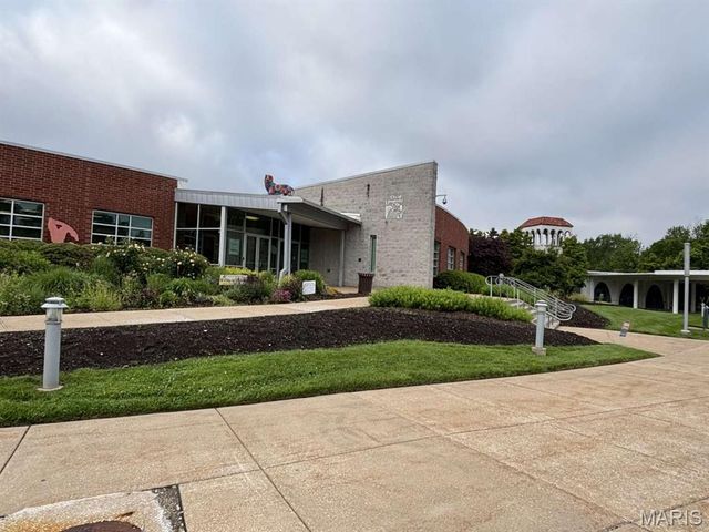 6835 Chamberlain Anex, St Louis, MO 63130
