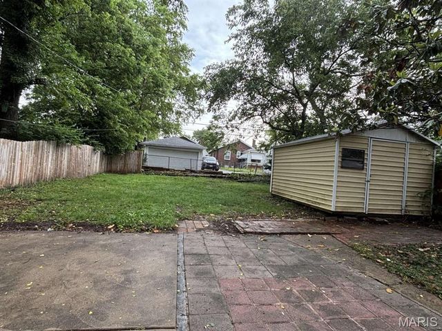 6835 Chamberlain Anex, St Louis, MO 63130