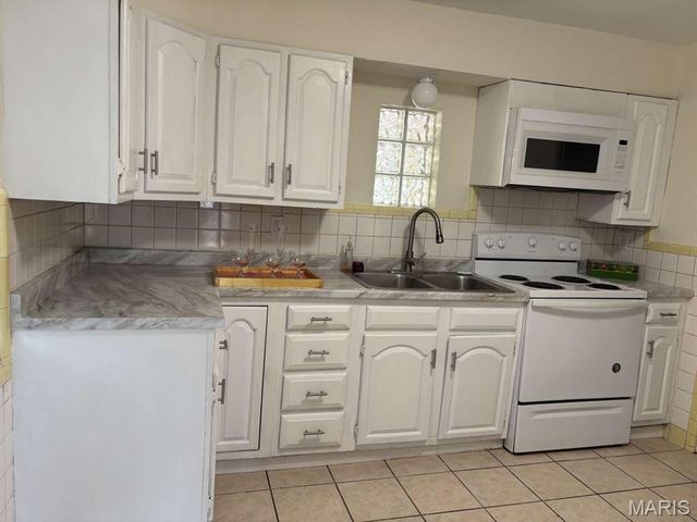 6835 Chamberlain Anex, St Louis, MO 63130