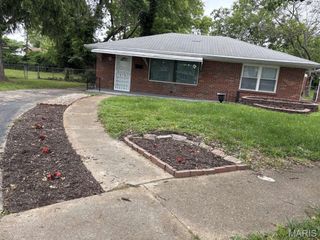 6835 Chamberlain Anex, St Louis, MO 63130