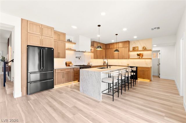 53 Evvie Court, Henderson, NV 89012