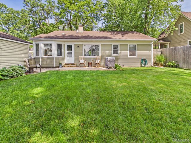 213 Sawyer Street, Grand Blanc, MI 48439