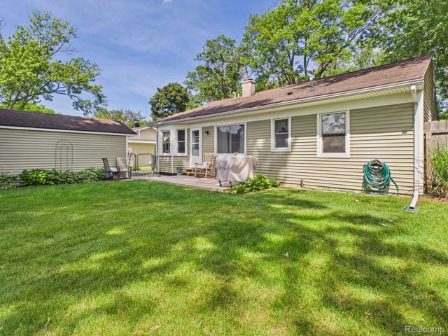 213 Sawyer Street, Grand Blanc, MI 48439