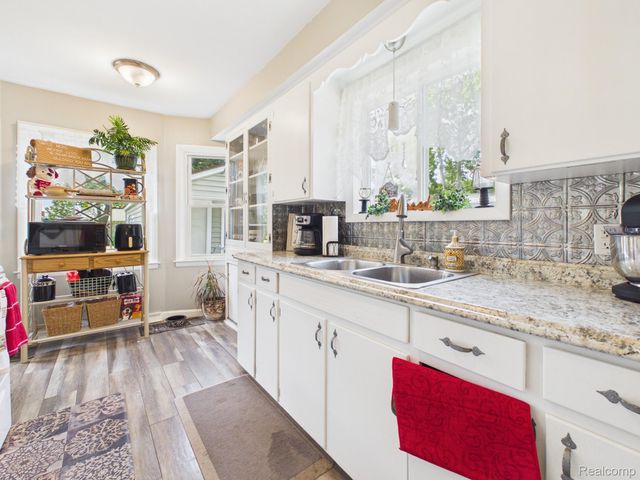 213 Sawyer Street, Grand Blanc, MI 48439