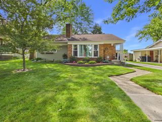 213 Sawyer Street, Grand Blanc, MI 48439