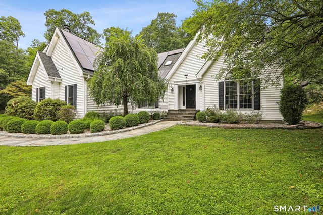 2 Drummers Lane, New Fairfield, CT 06812