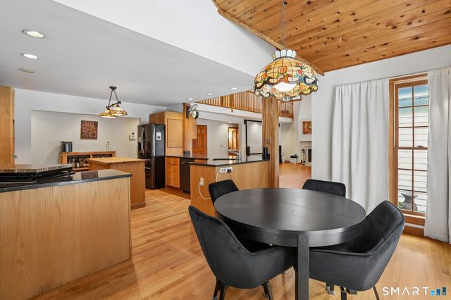 2 Drummers Lane, New Fairfield, CT 06812