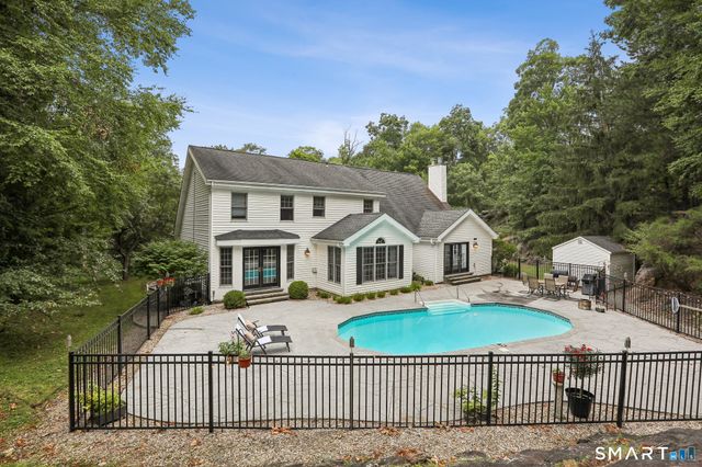 2 Drummers Lane, New Fairfield, CT 06812