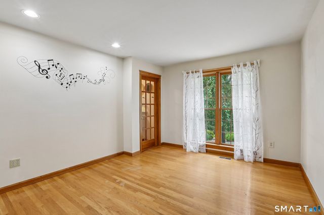 2 Drummers Lane, New Fairfield, CT 06812