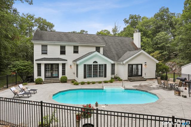 2 Drummers Lane, New Fairfield, CT 06812