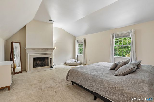 2 Drummers Lane, New Fairfield, CT 06812
