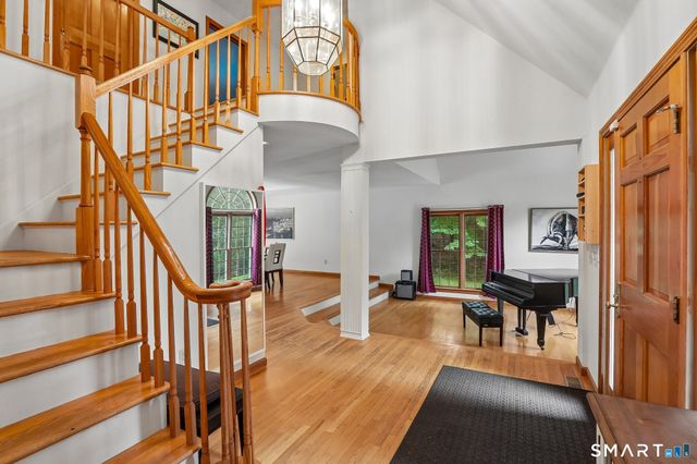 2 Drummers Lane, New Fairfield, CT 06812