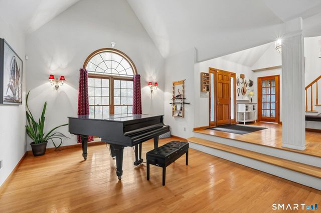 2 Drummers Lane, New Fairfield, CT 06812
