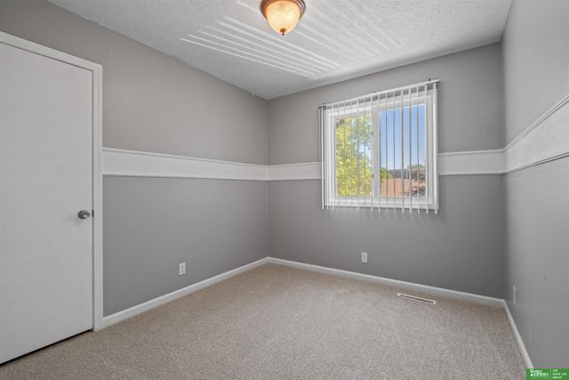 5018 S 149th Street, Omaha, NE 68137
