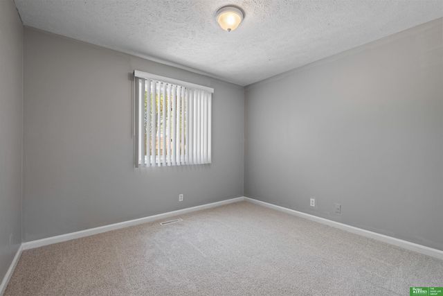 5018 S 149th Street, Omaha, NE 68137