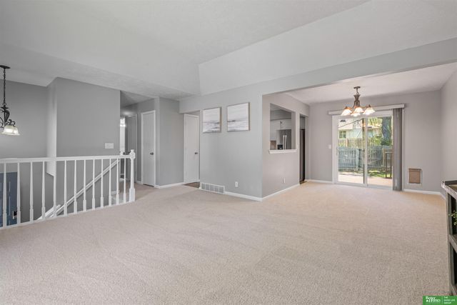 5018 S 149th Street, Omaha, NE 68137