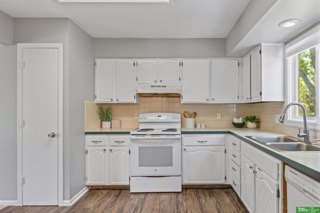5018 S 149th Street, Omaha, NE 68137