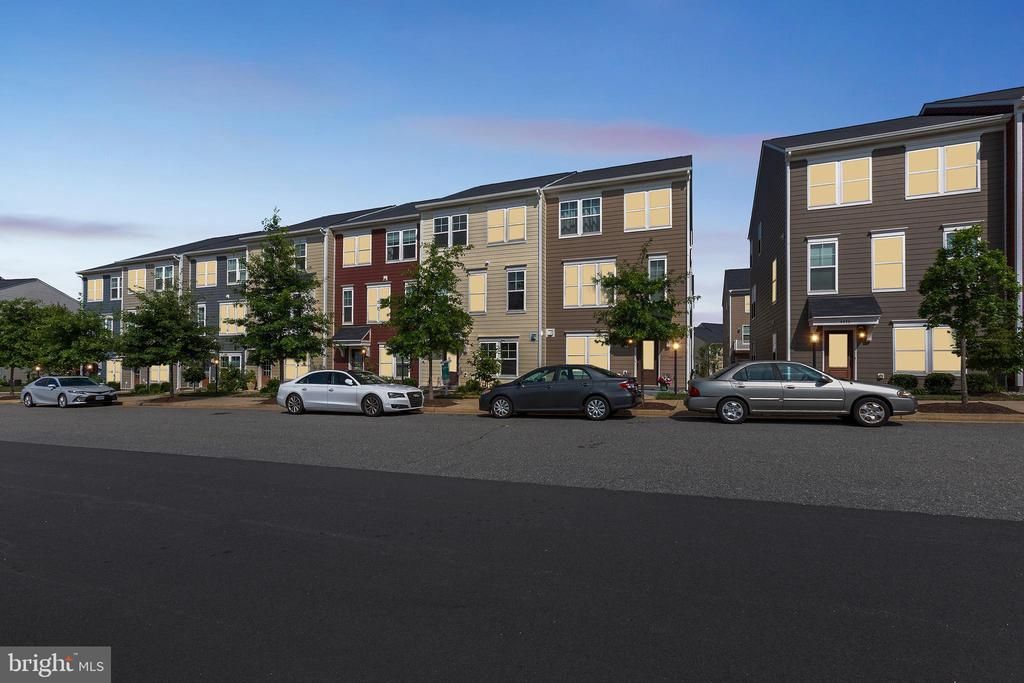 4365 BERKMAR DR, Charlottesville, VA 22911