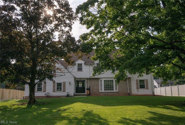 273 Griswold Drive, Youngstown, OH 44512