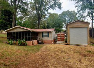 620 Mansard Island Dr, Springville, TN 38256