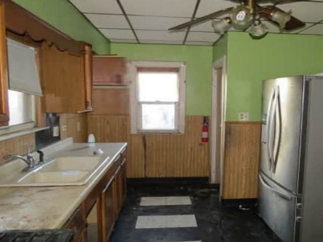 213 157th Street, Calumet City, IL 60409