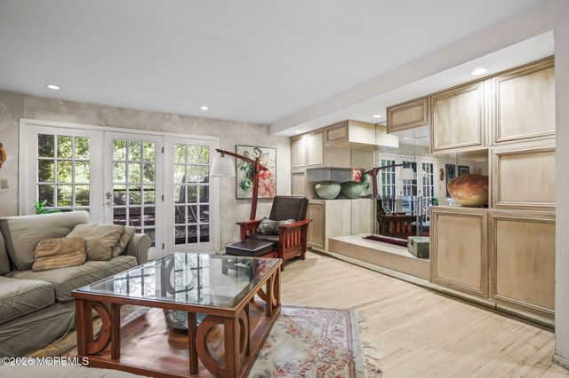 5 Spencer Circle, Marlboro, NJ 07746
