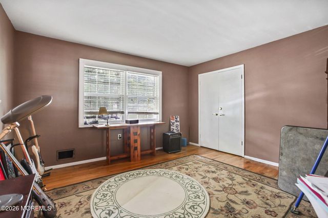 5 Spencer Circle, Marlboro, NJ 07746