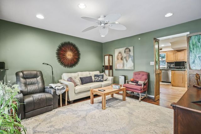 5 Spencer Circle, Marlboro, NJ 07746
