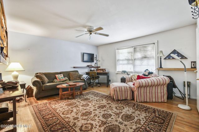 5 Spencer Circle, Marlboro, NJ 07746