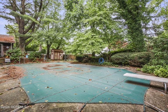 5 Spencer Circle, Marlboro, NJ 07746
