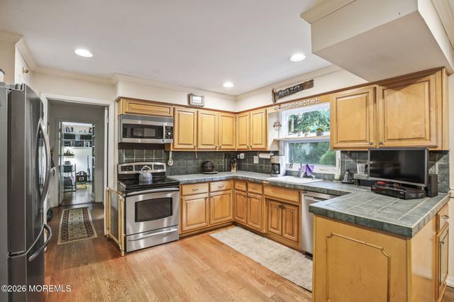 5 Spencer Circle, Marlboro, NJ 07746