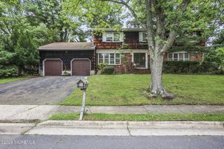 5 Spencer Circle, Marlboro, NJ 07746