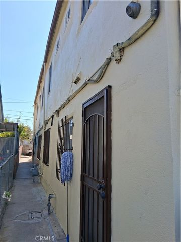 626 W Century, Los Angeles, CA 90044