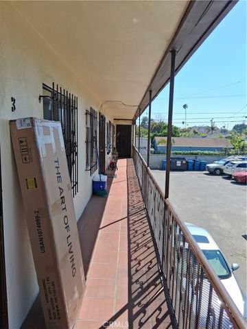 626 W Century, Los Angeles, CA 90044