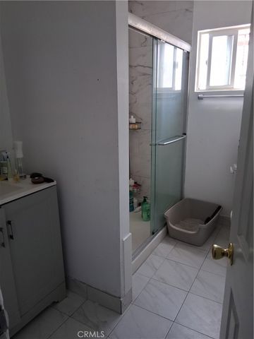 626 W Century, Los Angeles, CA 90044